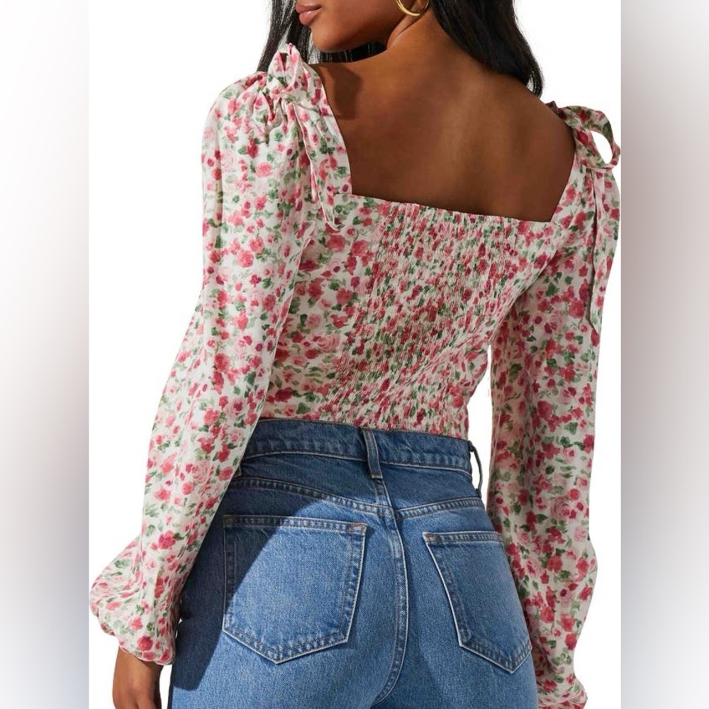 Floral Sweetheart Crop Top with Puff Sleeves - Pink - Picture 3 of 16